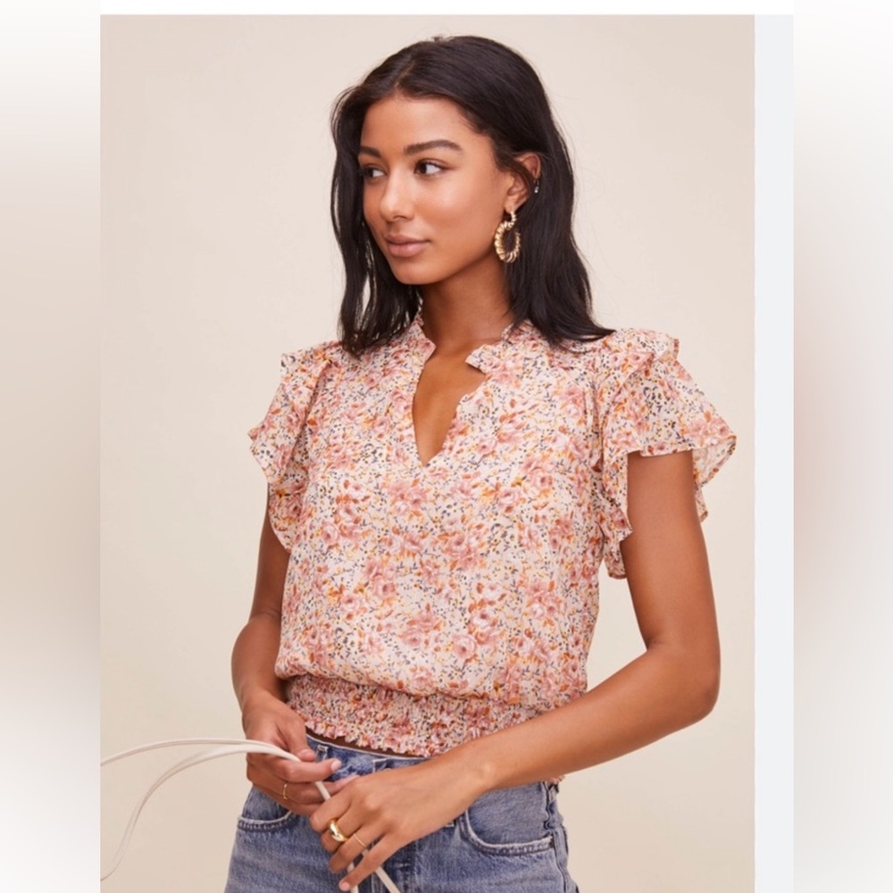ASTR the Label Ruffle Sleeve Blouse in Peach Mauve Floral Large